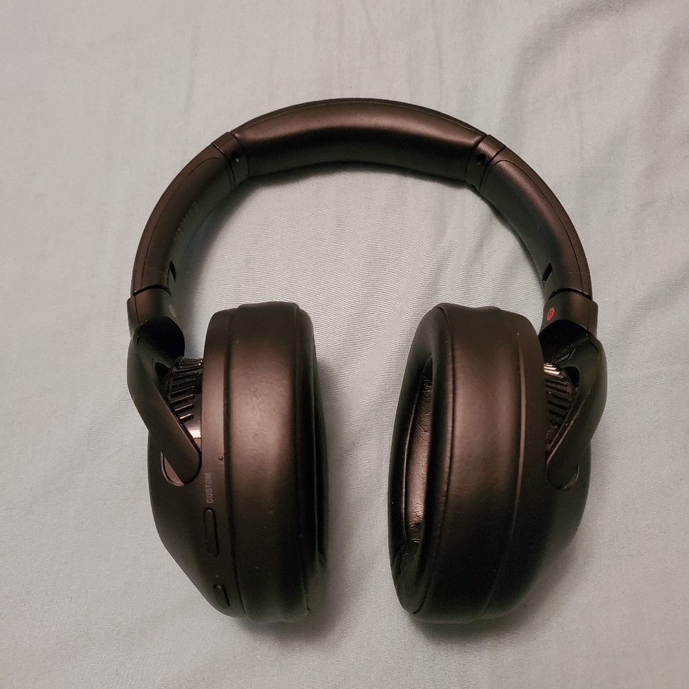 SONY WH-1000XM3 Wireless Noise Canceling Head Phones